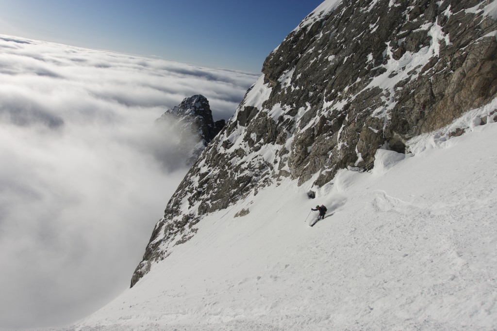 Ray_skiing above clouds copy